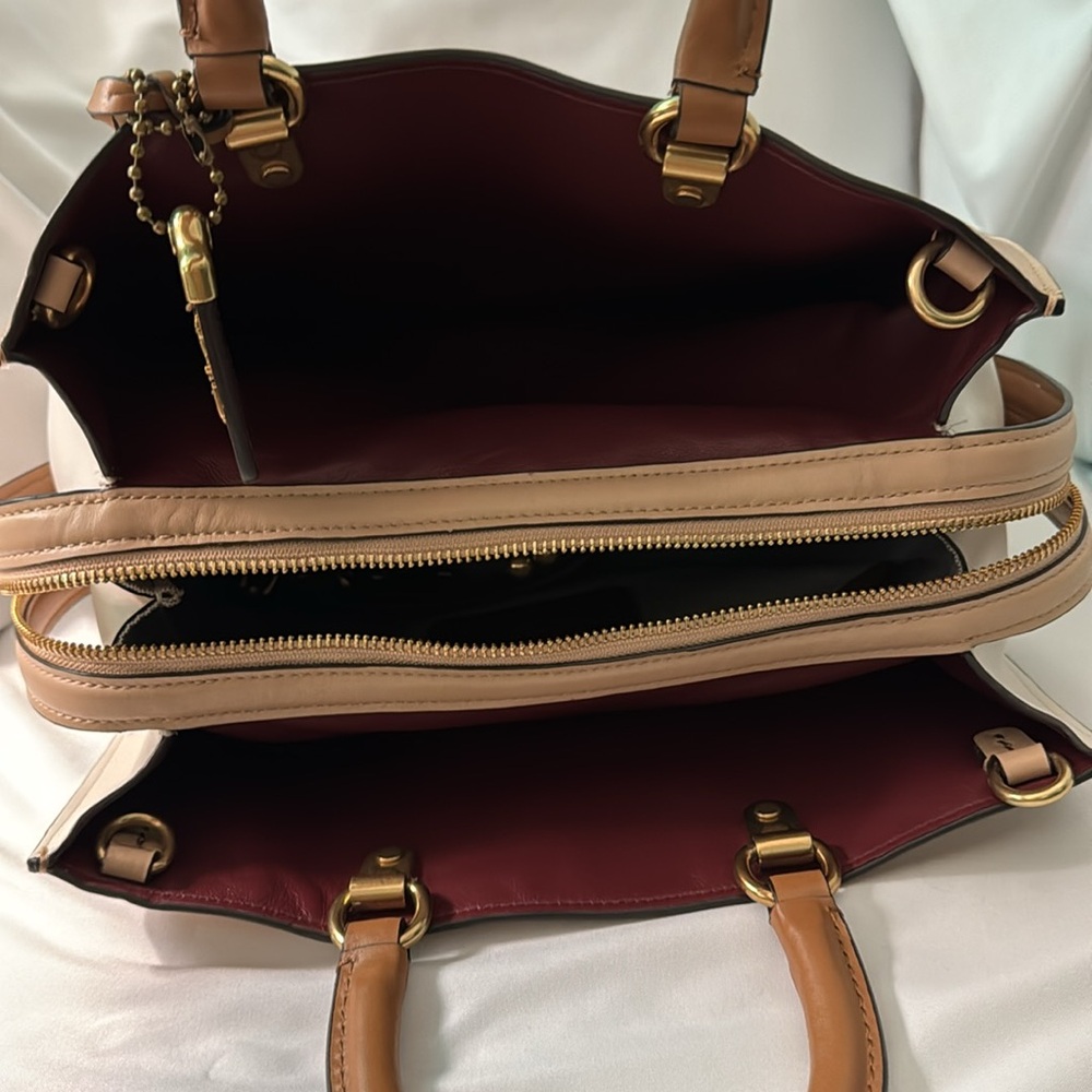 Coach Rogue in Colorblock - Picture 5 of 9
